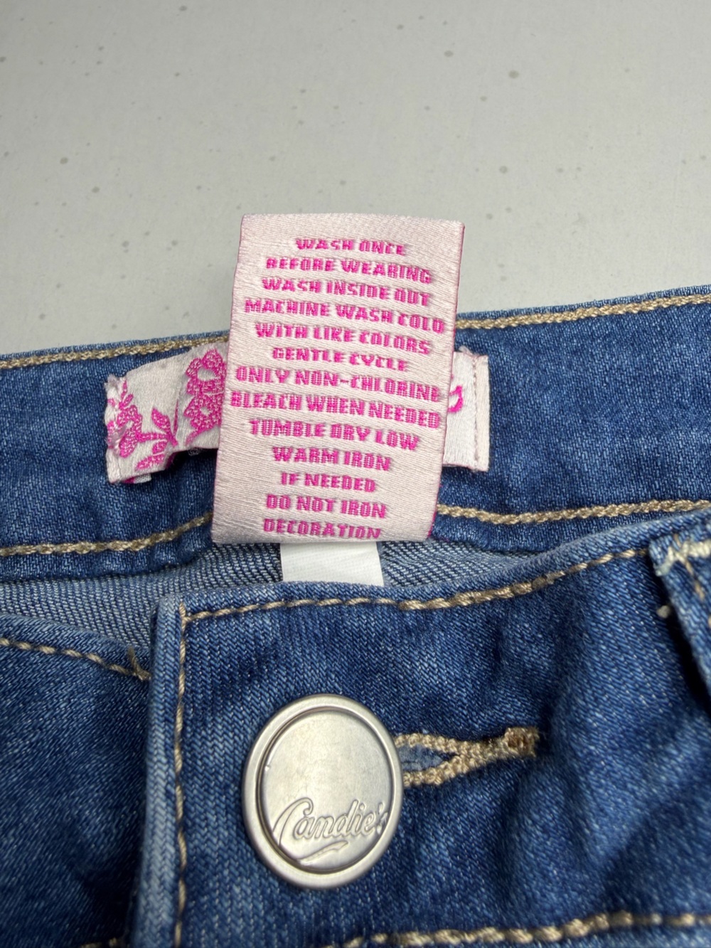 Candie’s Rhinestone Embellished Denim Shorts – Size 1 - Picture 4 of 6